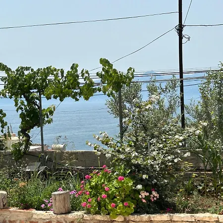 Διαμέρισμα Eri Σαράντα