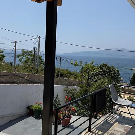 Διαμέρισμα Eri Σαράντα